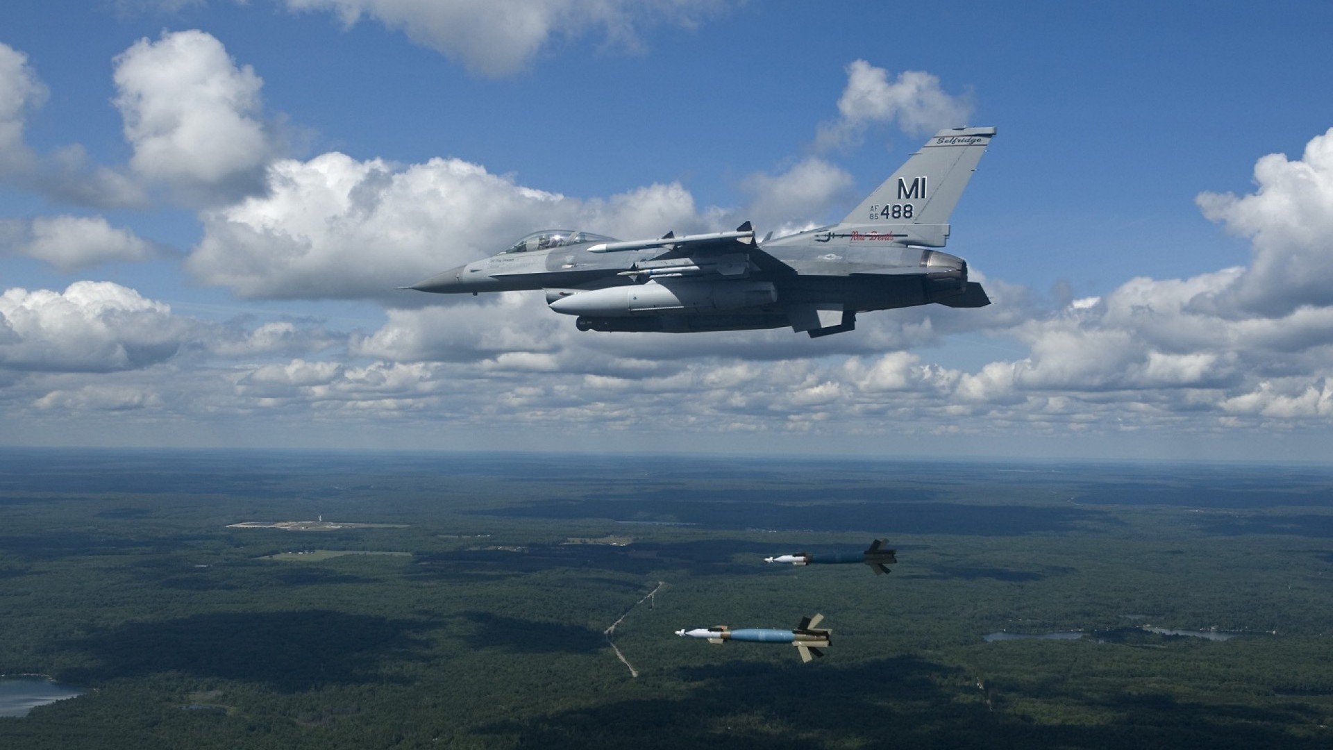 德甲火热展开！领头羊稳扎稳打，争冠悬念依旧，德甲顶级球队