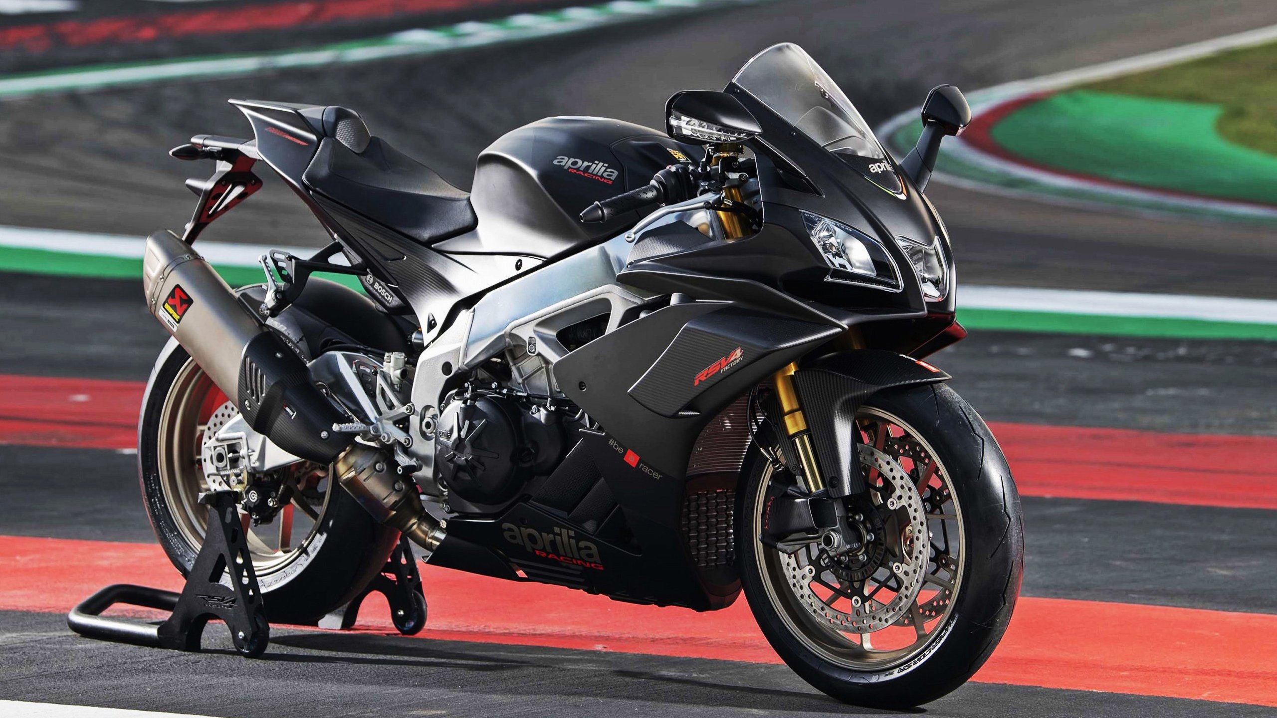 开云·体育官网-斯密斯：全黑队不可或缺的半场支柱，进攻线上的关键人物，sime斯密