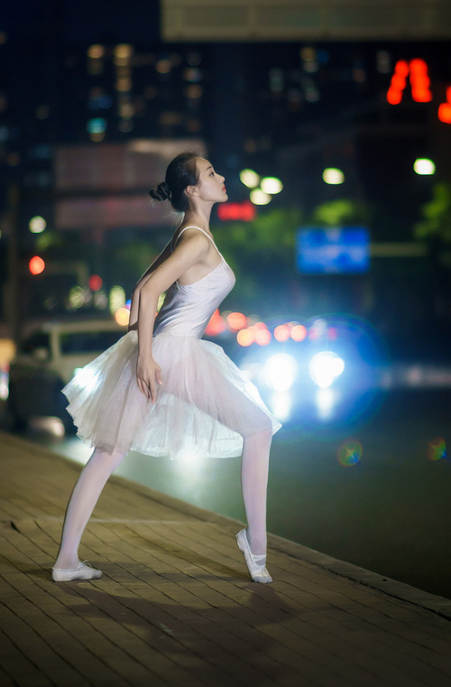 贾瓦迪表现稳健 带动突尼斯泳坛热度,ht贾瓦人